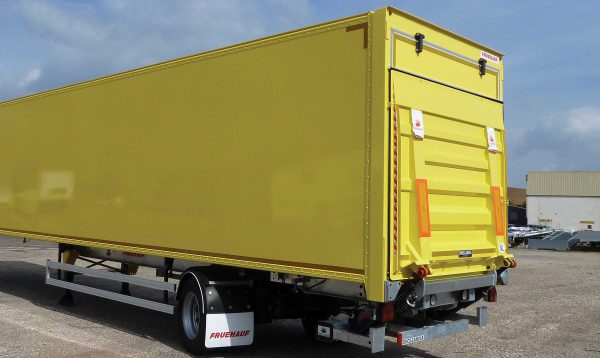 Fruehauf-City-Fourgon-hayon-elevateur